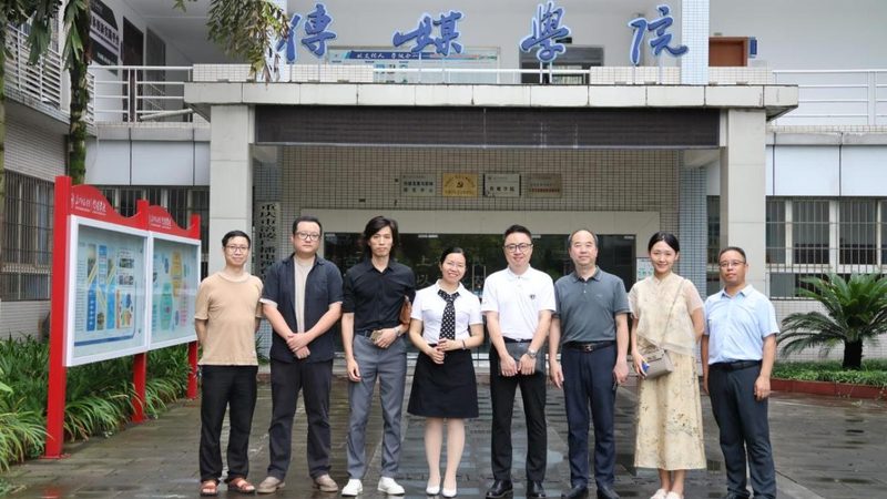 选择纪录片制作团队时，首先要关注其资质。一个合法合规的团队，通常具备以下证件：